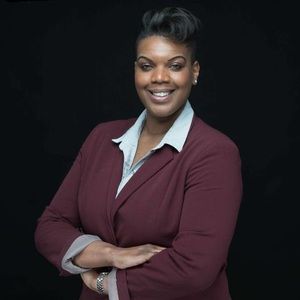 Meet your Posher, Monique